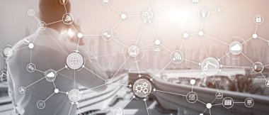 Sanal ekranda teknoloji endüstriyel iş akışı organizasyon yapısı. IOT akıllı endüstri konsepti karışık medya diyagramı.