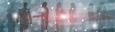 Genel ağ bağlantısı. Modern şehir arkaplanındaki insanları siluetler.