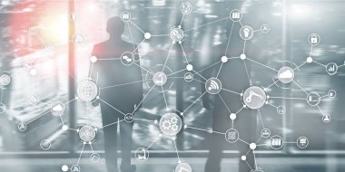 Küresel iş bağlantısı. Sanal ekranda yenilik kavramı. İnternet gibi şeyler. Akıllı endüstri konsepti karışık medya diyagramı.