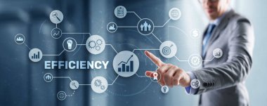 Verimlilik. İş adamı sanal ekrandaki yazıya basar