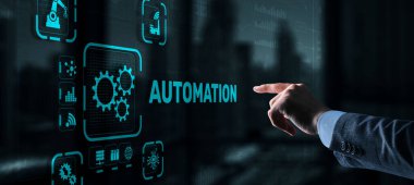 Adam 3 boyutlu sanal ekran otomasyonuna tıklıyor. İş ve üretim süreçlerinin optimizasyonu