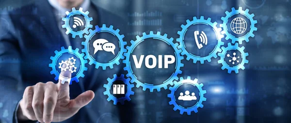 VoIP Voice over IP. Uomo d'affari premendo schermo virtuale Voice over Internet Protocol — Foto Stock