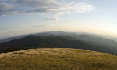 Mala Fatra Dağ doruklarına günbatımı içinde