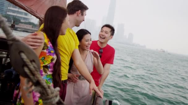 Toeristen over bezienswaardigheden reis rond Hong Kong — Stockvideo