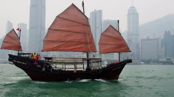 Turistas em viagem de turismo ao redor de Hong Kong — Vídeo de Stock