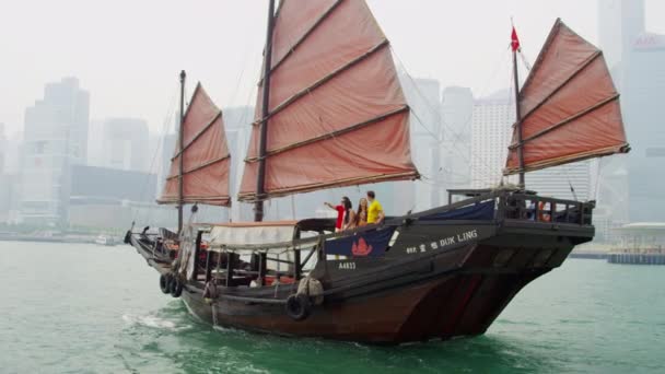 Turistas em viagem de turismo ao redor de Hong Kong — Vídeo de Stock