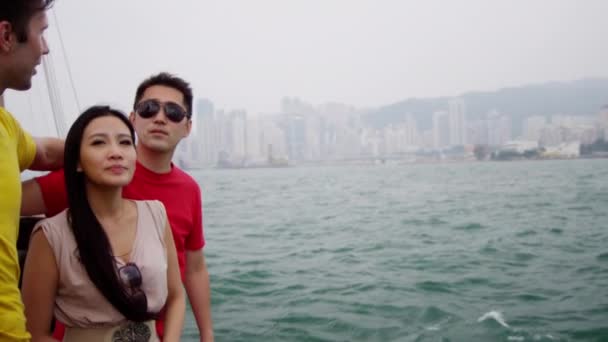 Turistas em viagem de turismo ao redor de Hong Kong — Vídeo de Stock