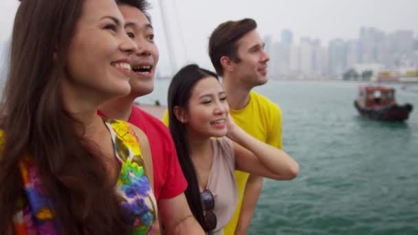 Turistas em viagem de turismo ao redor de Hong Kong — Vídeo de Stock