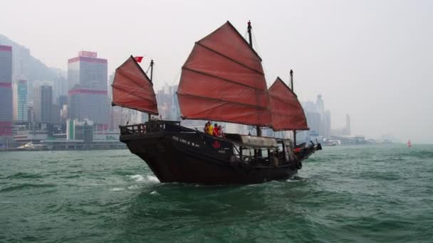 Turistas em viagem de turismo ao redor de Hong Kong — Vídeo de Stock