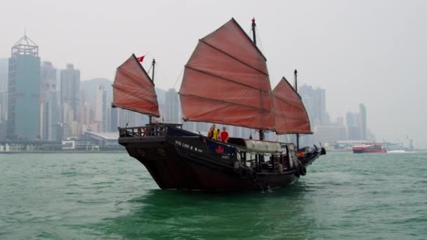 Turistas em viagem de turismo ao redor de Hong Kong — Vídeo de Stock