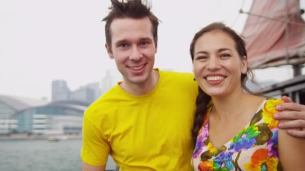 Couple en voyage touristique autour de Hong Kong — Video