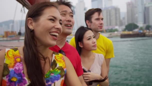 Touristes en voyage touristique autour de Hong Kong — Video