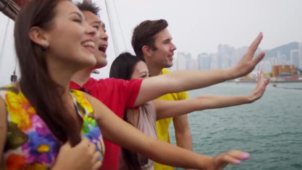 Turisták városnézés utazás ezen a környéken: Hong Kong — Stock videók