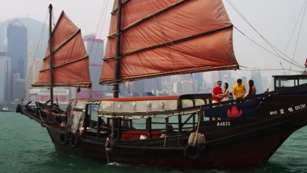 Tourists on sightseeing trip around Hong Kong — Stock Video