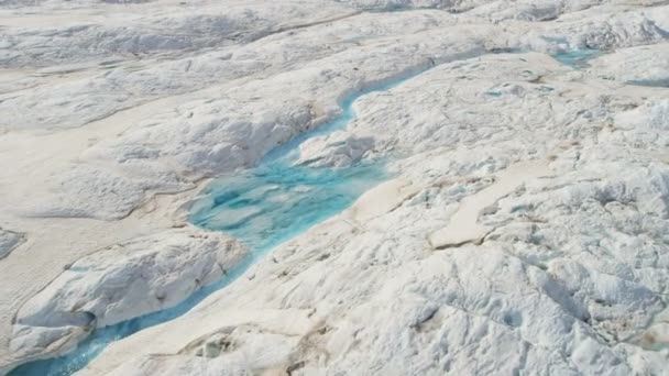 Rivier met blauw water in Noordpoolgebied van alaska — Stockvideo