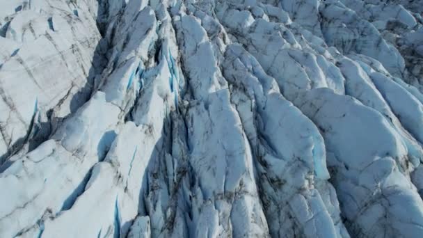 Rotto ghiaccio scorre terra e detriti in Alaska — Video Stock