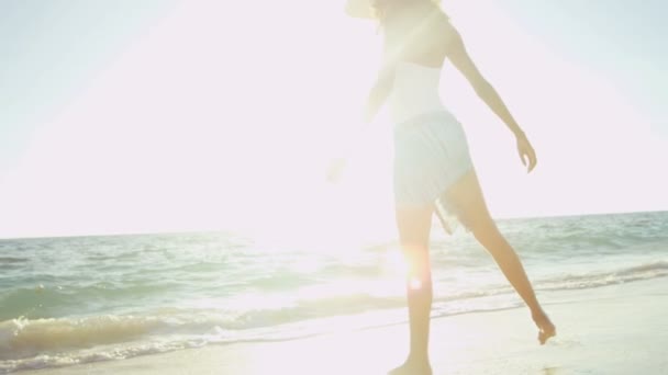 Girl in swimsuit reveling being alone by ocean — Stock Video