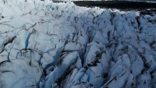 Glaciers formant des crevasses et autres — Video