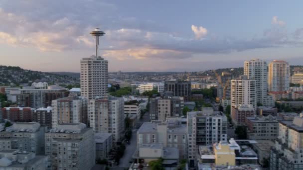 Seattle utrymme nål vid solnedgången — Stockvideo