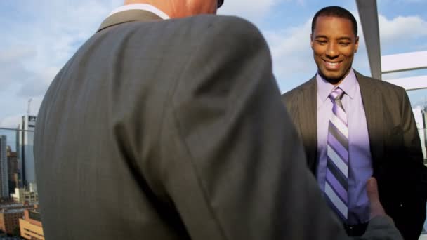 Handschlag des multiethnischen Business-Teams — Stockvideo