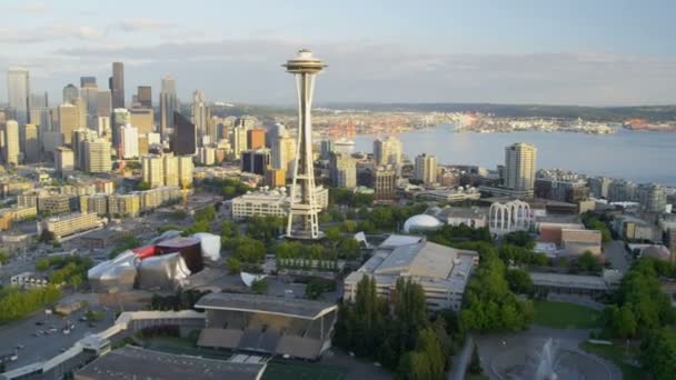 Space Needle uitkijktoren in Seattle — Stockvideo