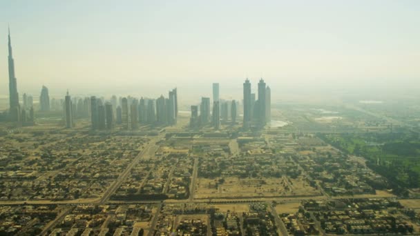 Luchtfoto van de skyline van downtown Dubai — Stockvideo