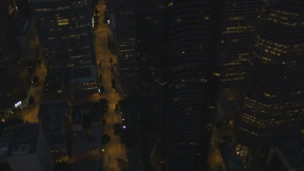 Vista aérea del centro de Seattle iluminado — Vídeo de stock