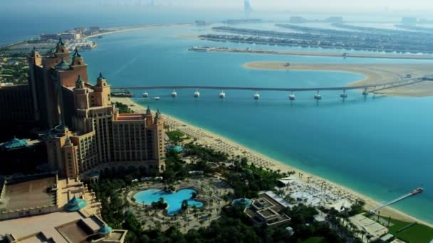 Palm Atlantis på Palm Jumeirah i Dubai — Stockvideo