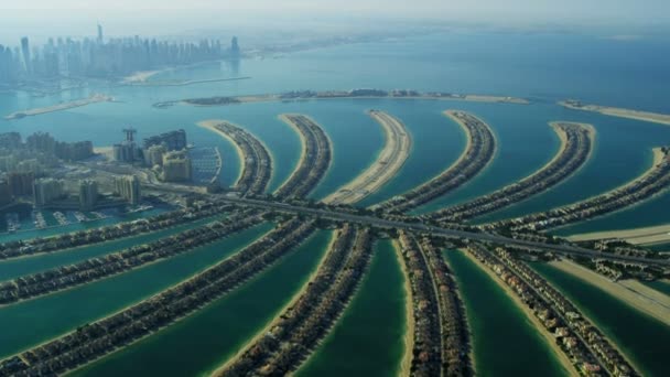 Letecký pohled na Palm Jumeirah v Dubaji — Stock video