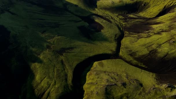 Rotsachtige berggebied van IJsland — Stockvideo