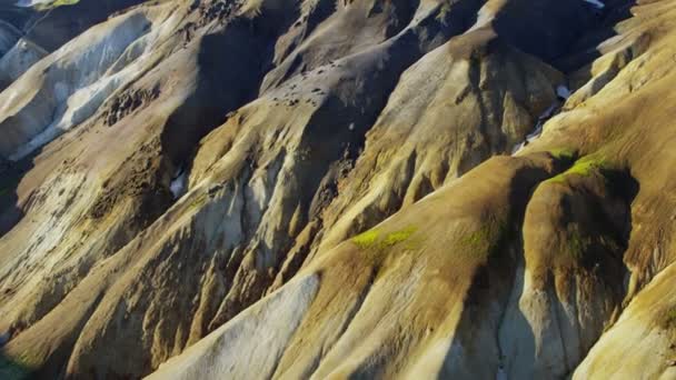 Rotsachtige berggebied van IJsland — Stockvideo