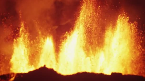 Luftaufnahme der fließenden Holuhraun-Lava — Stockvideo
