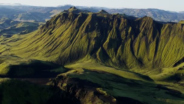 Rotsachtige berggebied van IJsland — Stockvideo