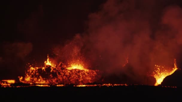 Aerial view of flowing  Holuhraun lava — Stock Video