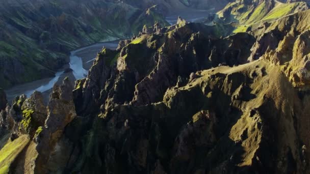 Rotsachtige berggebied van IJsland — Stockvideo