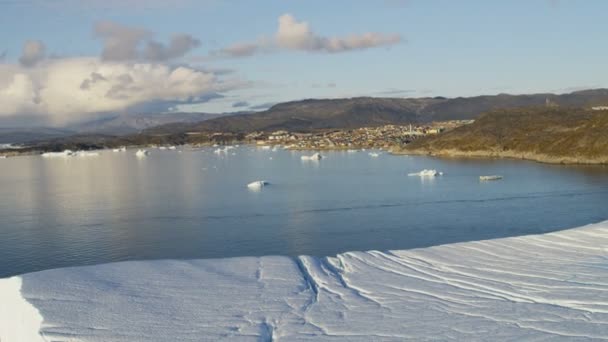 Ilulissat stad i Grönland — Stockvideo