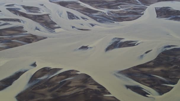 Meltwater glaciar en el río Deltas — Vídeo de stock