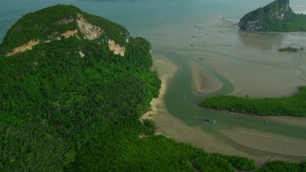 Вид с воздуха на залив Пханг Нга — стоковое видео