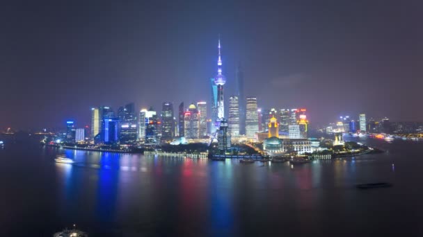 Osvětlené město Šanghaj a Huangpu River — Stock video