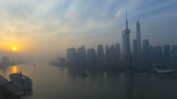 Shanghai stad och floden Huangpu — Stockvideo