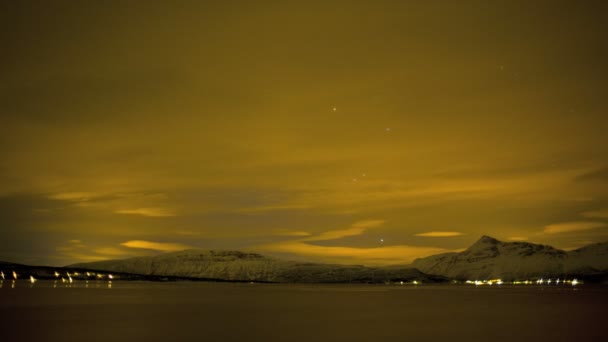 Kuzey ışıkları Norveç gökyüzünde — Stok video