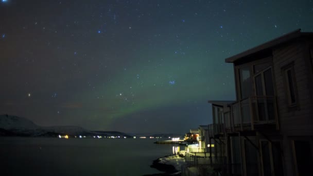Kuzey ışıkları Norveç gökyüzünde — Stok video