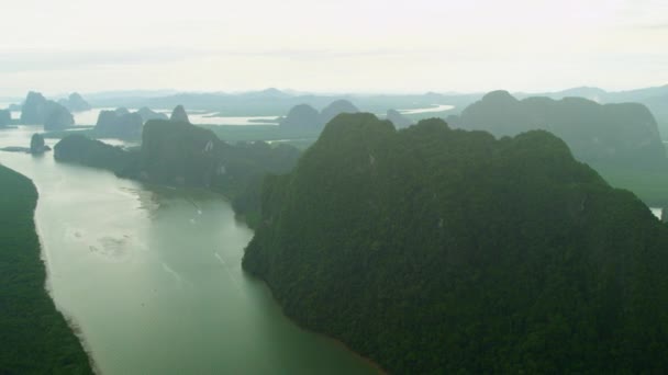 Ilhas da Baía de Phang nga na Tailândia — Vídeo de Stock