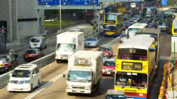 Tráfico transitada autopista en Hong Kong — Vídeo de stock