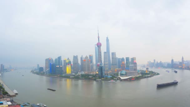 Shanghai şehir ve Huangpu Nehri — Stok video