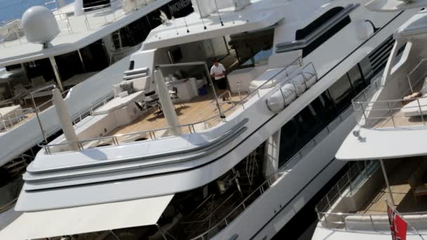 Luxusyachten in monte carlo — Stockvideo