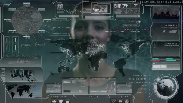 Бізнес-леді з використанням технології сенсорного екрану — стокове відео