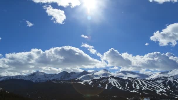 Natursköna molnlandskap över Breckenridge berg — Stockvideo