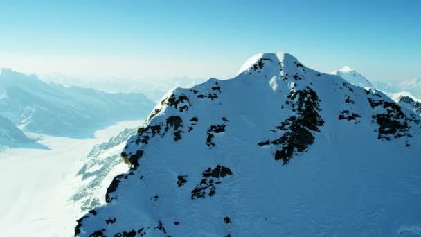 Picos de montanha cobertos de neve em Grindelwald — Vídeo de Stock