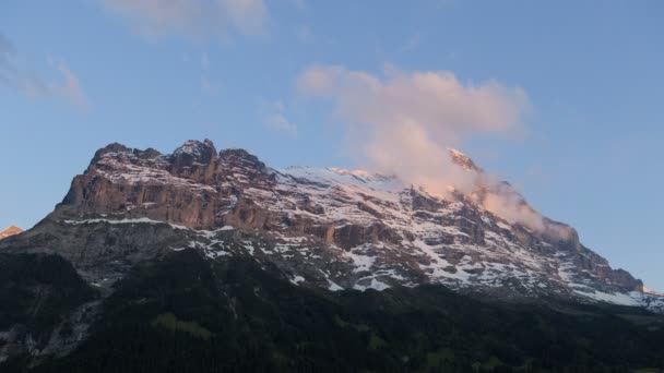 Στο βουνό Eiger στο ηλιοβασίλεμα — Αρχείο Βίντεο